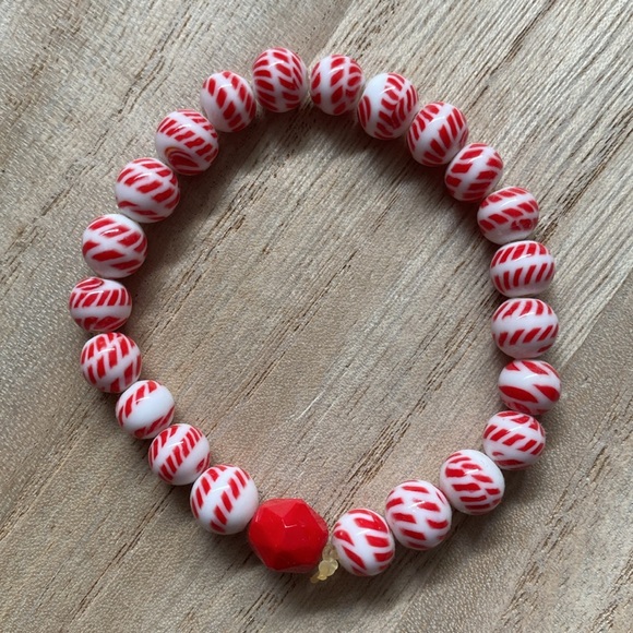 Vintage red and white beaded bracelet - Picture 4 of 4